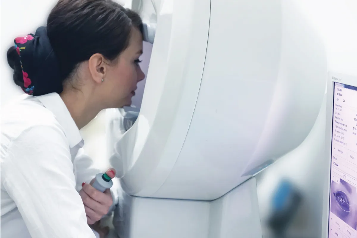 Perimetria computerizată sau campul vizual la clinica oftalmologica Vitreum